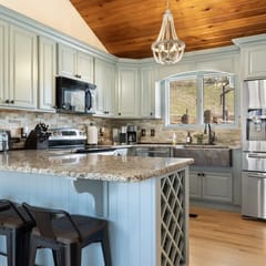 “Knot on Call” on Lake Keowee + HOT TUB