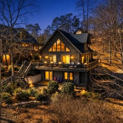 Gorgeous Lake Front Home on Keowee w/ Boat Slip