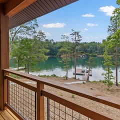 Waterfront Lake Keowee Hideaway
