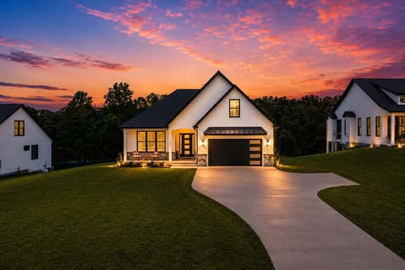Sweet Rose Cottage with Community Beach - Image 1