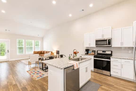 Tiger Touchdown Townhome near Patrick Square - Image 1